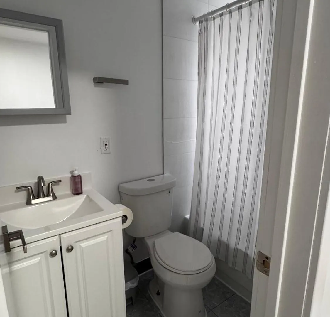 Beautiful Bedroom With Attached Bathroom, 15 Minutes From Nyc West New York
