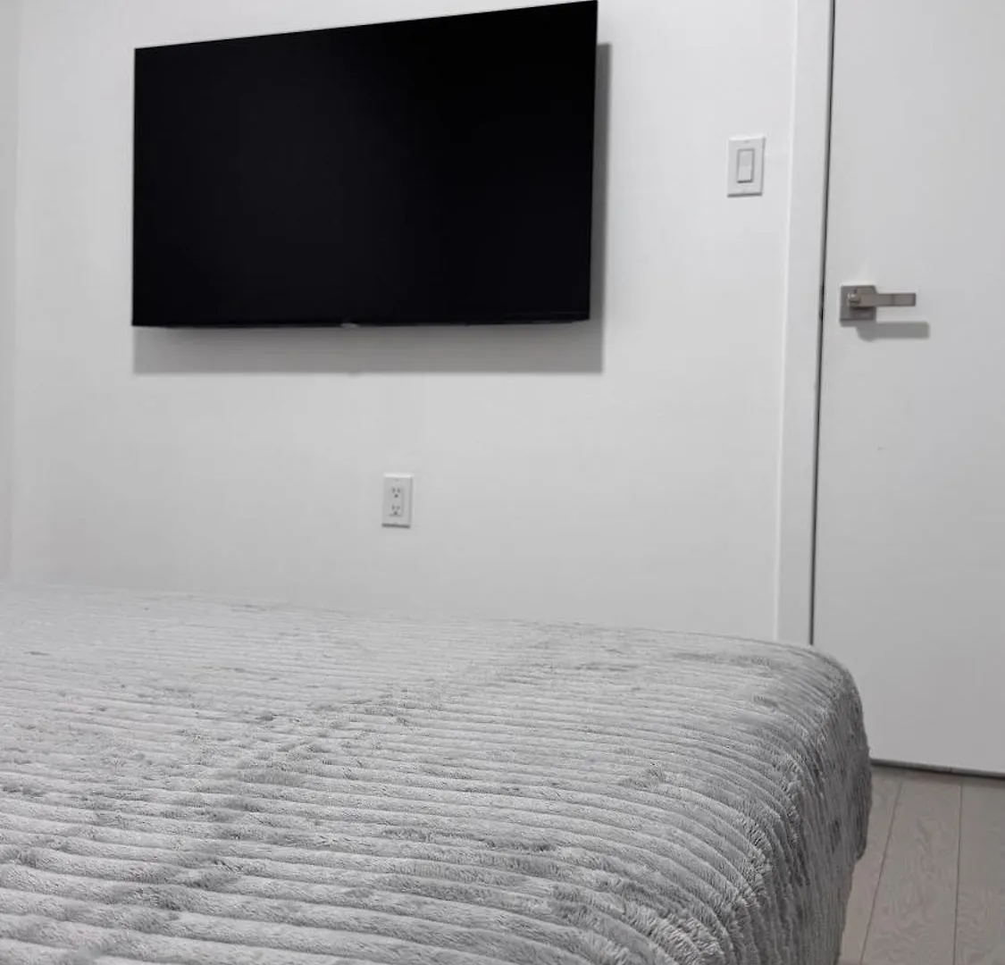 Homestay Beautiful Bedroom With Attached Bathroom, 15 Minutes From Nyc West New York