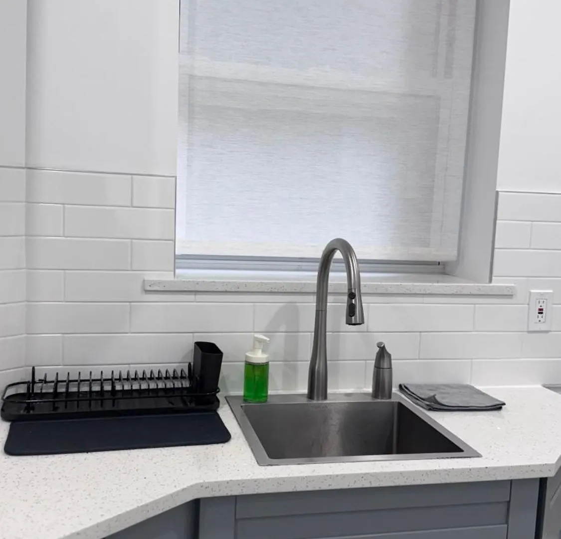 Beautiful Bedroom With Attached Bathroom, 15 Minutes From Nyc West New York Homestay